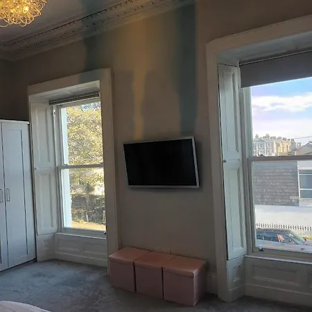 Eglinton Road - Entire House *