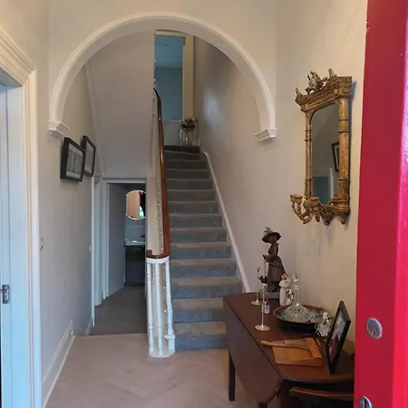 Guest house Eglinton Road - Entire House