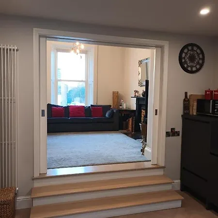 Eglinton Road - Entire House Guest house *