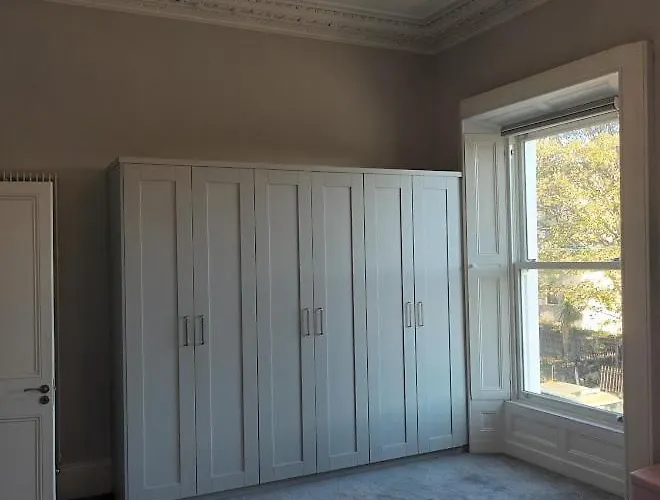 Guest house Eglinton Road - Entire House 4*