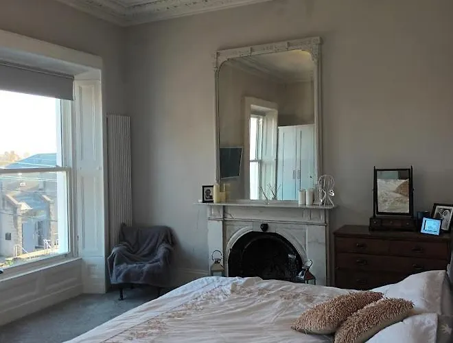 Guest house Eglinton Road - Entire House 4*