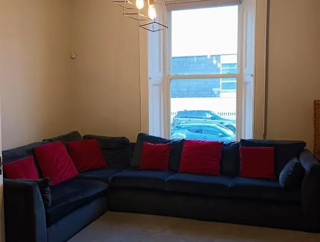 Eglinton Road - Entire House Guest house